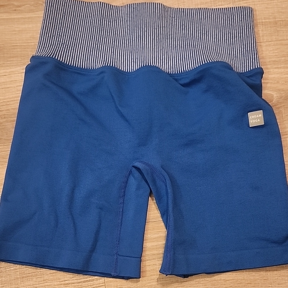 Cream Yoga Blue Shorts